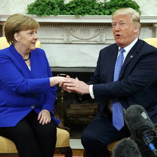 Donald Trump reçoit Angela Merkel à la Maison Blanche. [Keystone - Evan Vucci]