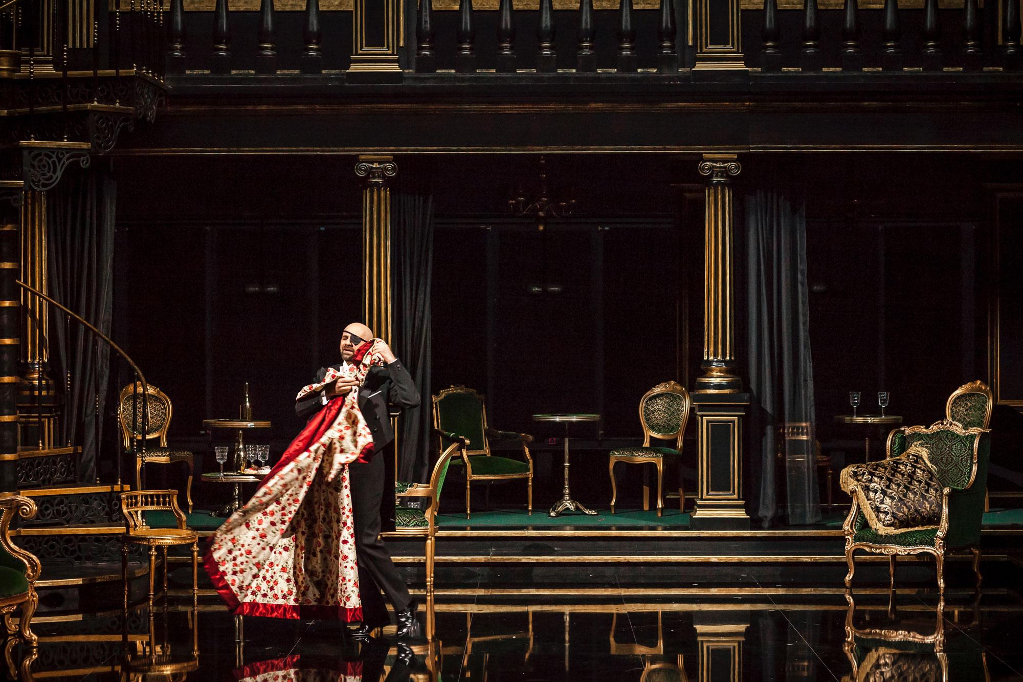 Le contre-ténor Max Emanuel Cencic interprète Malcolm dans "La Donna del Lago" de Rossini à l'Opéra de Lausanne. [Opéra de Lausanne - Alan Humerose]