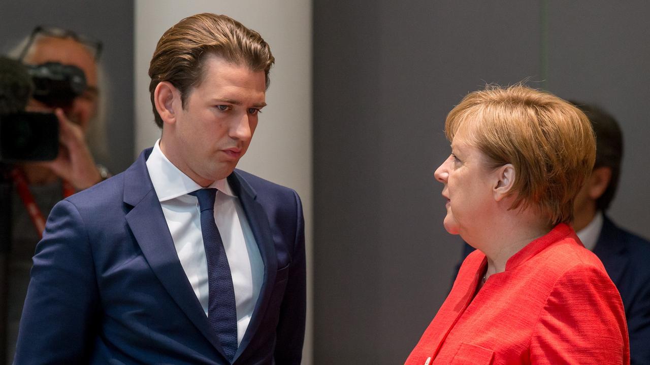 Le chancelier autrichien Sebastian Kurz et son homologue allemande Angela Merkel (image d'archive). [Keytone - Stephanie Lecocq]