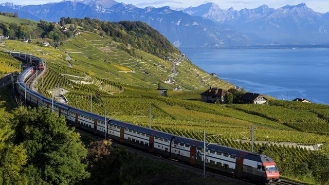 Vue de la ligne CFF Lausanne-Chexbres. [Keystone - Jean-Christophe Bott]