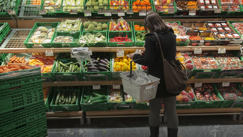 Les Suisses ont craint une augmentation des prix dans l'alimentaire. [Keystone - Christian Beutler]