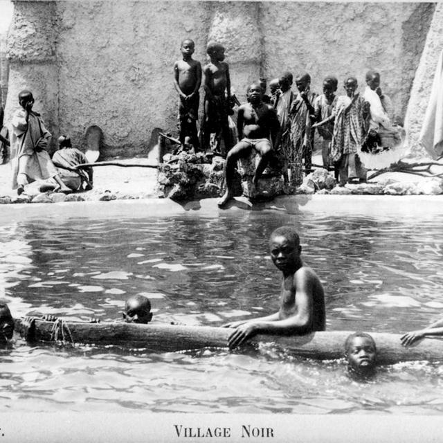 Carte postale du Village noir, à l'Exposition nationale suisse de 1896, à Genève. [© Chevalley]