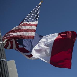 Les drapeaux français et américain à Washington DC, la semaine avant la visite d'Emmanuel Macron. [AFP - Andrew Caballero-Reynolds]