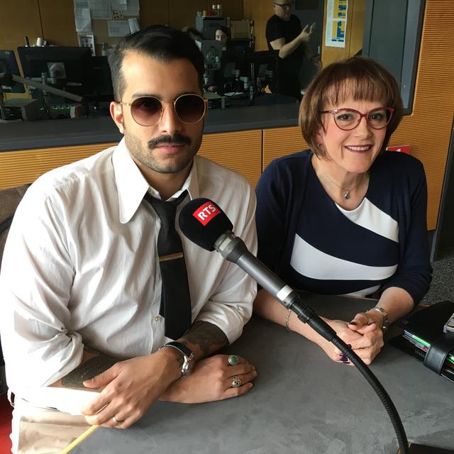 Pour la première fois, le chanteur Kadebostany rencontre Lynn Bertholet, mannequin.
Sébastien Blanc
RTS [Sébastien Blanc]