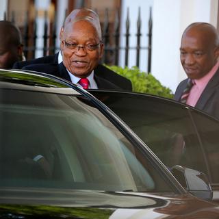 Jacob Zuma quitte en voiture Tuynhuys, le bureau présidentiel sud-africain. [Reuters - Sumaya Hisham]