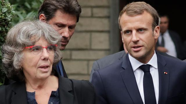 Emmanuel Macron aux côtés de la fille de Maurice Audin, jeudi 13.09.2018. [AFP - Thomas Samson]