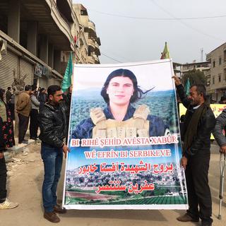 Barin Kobani, une combattante dont la vidéo du corps mutilé a choqué les Kurdes. [RTS - Alexandre Habay]