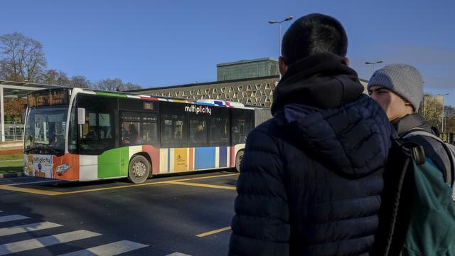 Le Premier ministre libéral luxembourgeois Xavier Bettel a récemment annoncé que la gratuité des transports en commun serait une réalité à partir de 2020. [Keystone - EPA - Julien Warnand]