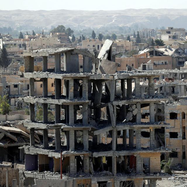 Vue de bâtiments en ruines à Raqa, en octobre 2017. [Reuters - Erik De Castro]