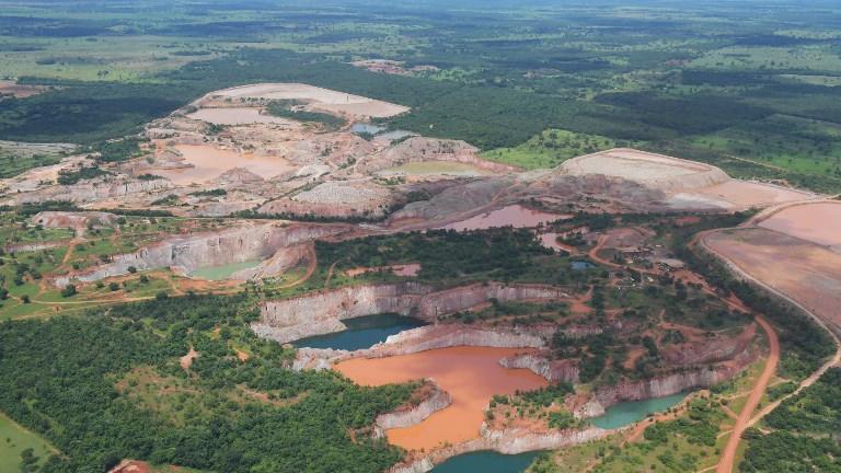 Une image aérienne de l'activité minière dans l'Etat brésilien de Mato Grosso, au Brésil. [afp - Carl de Souza]
