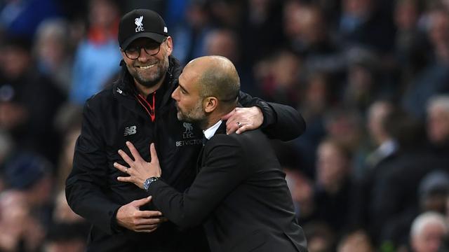 La complicité entre le coach de Liverpool Jürgen Klopp et celui de ManCity Pep Guardiola. [Paul Ellis]