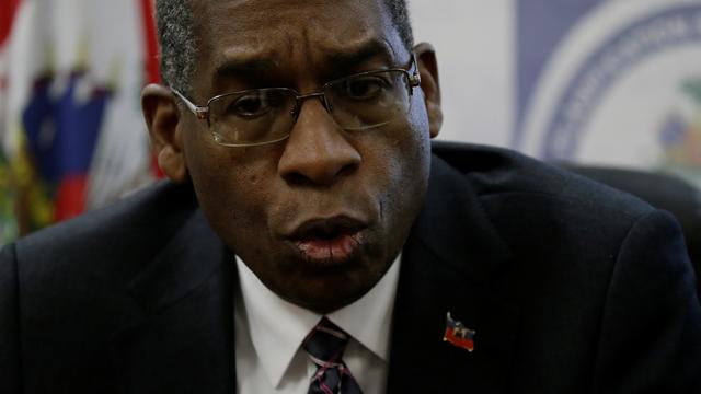 Le ministre haïtien des Affaires étrangères Antonio Rodrigue lors d'une conférence de presse sur le scandale Oxfam. [Reuters - Andres Martinez Casares]