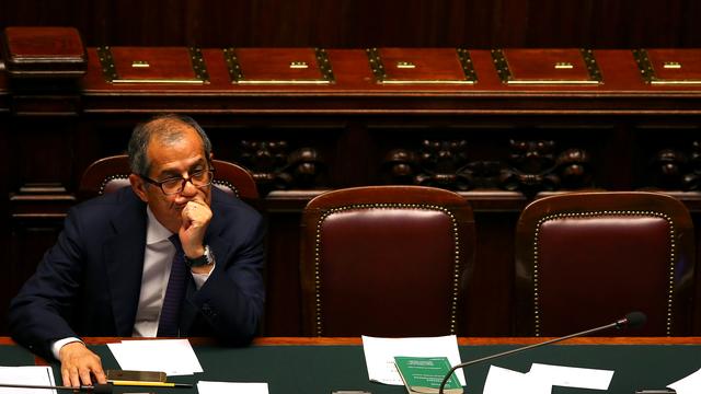 Giovanni Tria est le nouveau ministre de l'Economie de l'Italie. [Reuters - Tony Gentile]