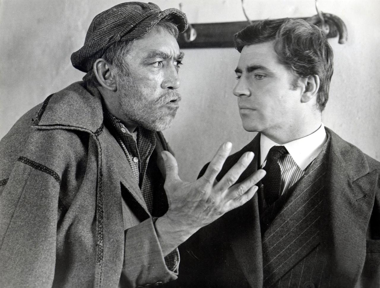 Anthony Quinn et Alan Bates dans "Zorba le Grec". [AFP]