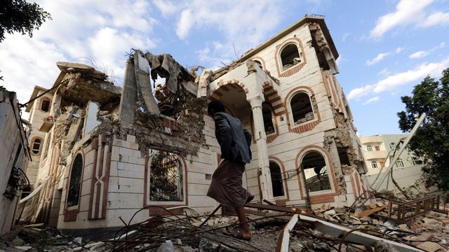 Un bâtiment détruit à Sanaa, le 1er novembre 2018. [EPA - YAHYA ARHAB]