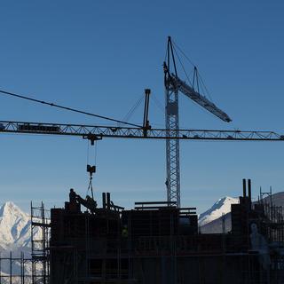 Un chantier à Nendaz, en Valais. [Keystone - Jean-Christophe Bott]