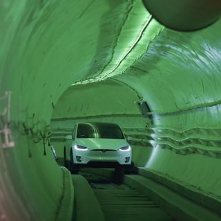 Le tunnel révolutionnaire d'Elon Musk pour éviter les embouteillages. [Keystone - Robyn Beck/Pool Photo via AP]