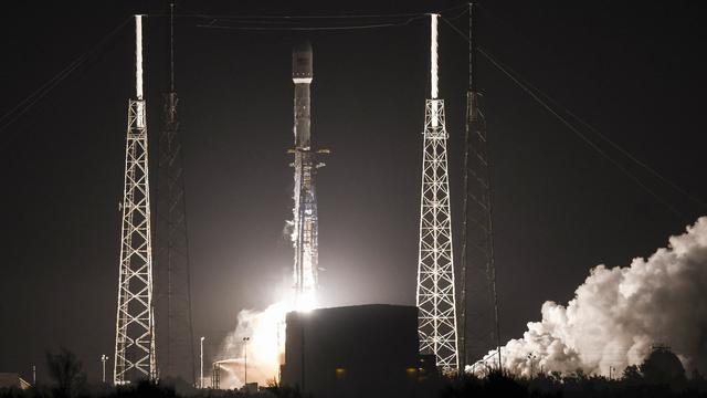 La fusée Falcon 9 au moment du décollage de Cap Canaveral, en Floride, ce 6 mars 2018. [AP Florida Today - CRAIG BAILEY]