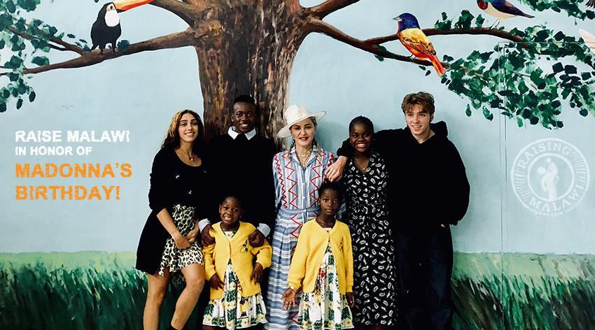 Madonna avec ses six enfants pour une levée de fonds pour sa fondation enfaveur du Malawi. [facebook.com/donate]