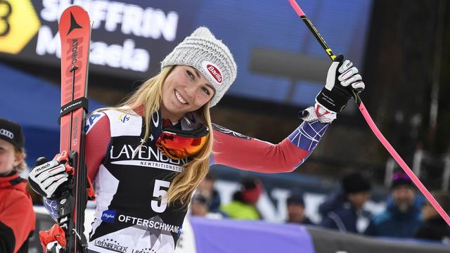 Mikaela Shiffrin décroche le globe du général pour la deuxième année de suite. [Keystone - Daniel Kopatsch]