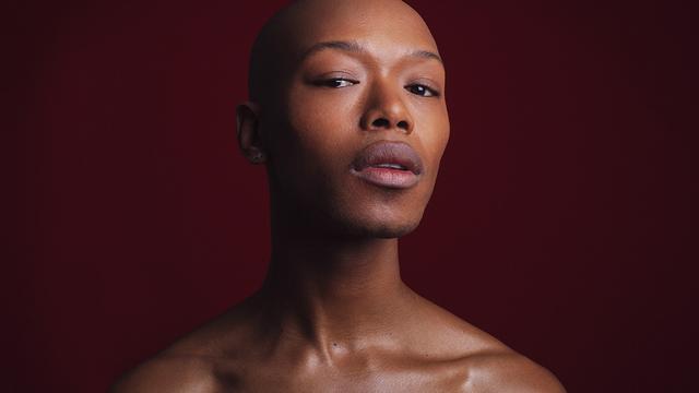 Le chanteur sud-africain Nakhane. [Facebook/NakhaneOfficial - Tarryn Hatchett]