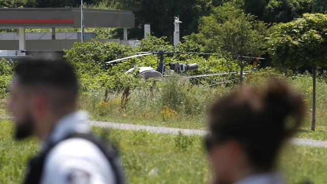 L'hélicoptère qui a servi à l'évasion a été abandonné à Gonesse, non loin de Paris. [AFP - Geoffroy van der Hasselt]