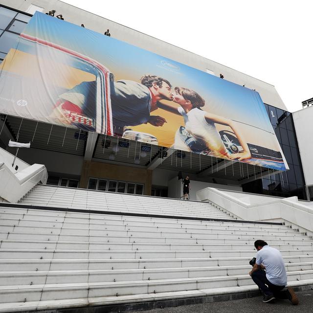 Le Palais des festivals à Cannes, quelques heures avant le début du 71e festival de cinéma. [Keystone - Sébastien Nogier]