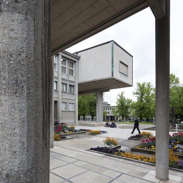 La résistance continue contre la hausse des taxes à l'Université de Fribourg. [Keystone - Gaëtan Bally]