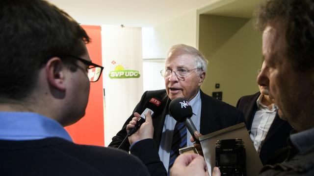 Christoph Blocher a indiqué le mardi 6 mars 2018 son intention de rester engagé dans le comité "UE-Non". [Keystone - Anthony Anex]