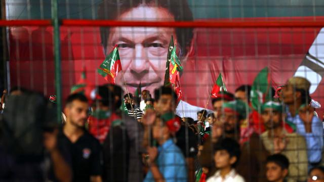 L'ancien joueur de cricket Imran Khan est le favori de l'élection. [EPA/Keystone - Shahzaib Akber]