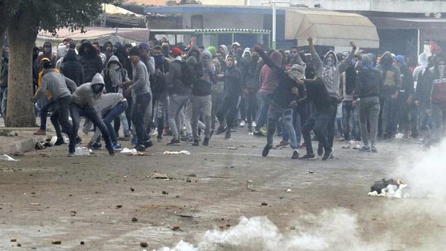 Des heurts entre manifestants et policiers ont eu lieu en Tunisie. [AP/Keystone - Anis Ben Ali]