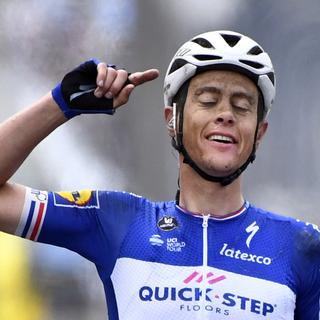 Le Néerlandais Niki Terpstra remporte le Tour des Flandres. [AP Photo/Keystone - Geert Vanden Wijngaert]