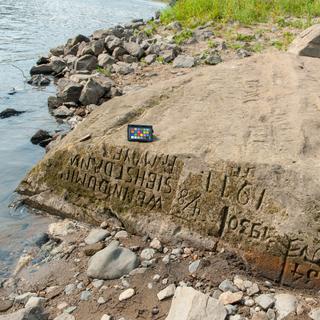 Une "pierre de la faim" au bord de l'Elbe. [DR - Jan-Michael Lange]