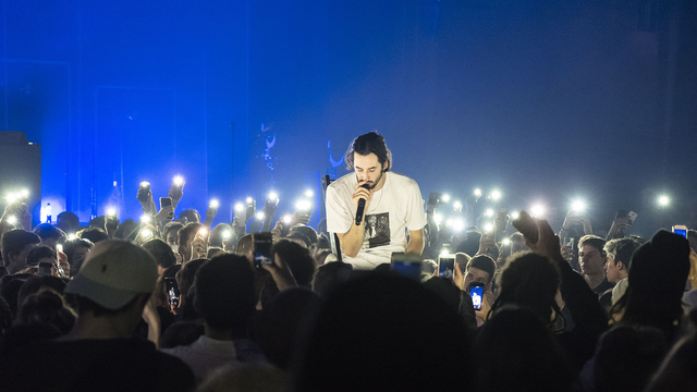 Le rappeur français Lomepal sur la scène du festival Antigel à Genève, le 11 février 2018. [Festival Antigel - François Volpe]