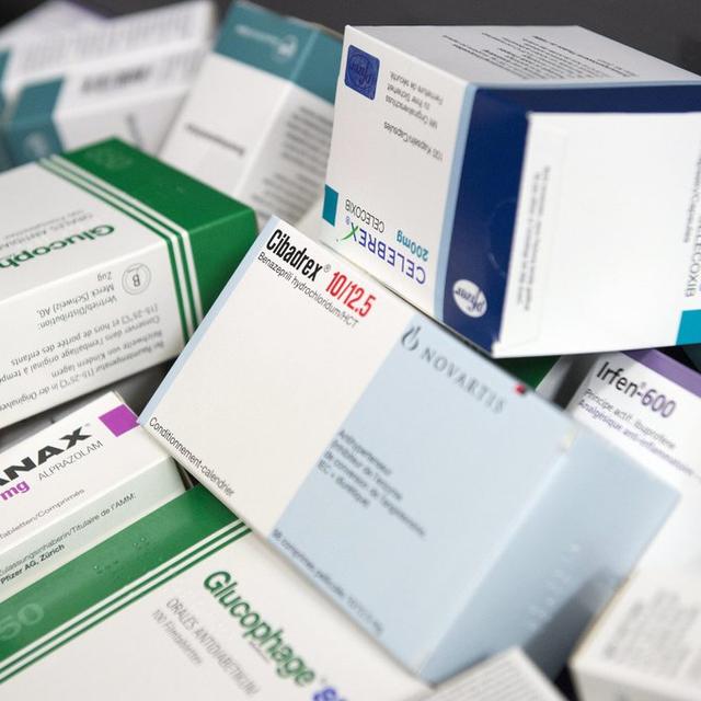 En France, 530 médicaments étaient en situation de rupture de stock en 2017. [Keystone - Peter Schneider]