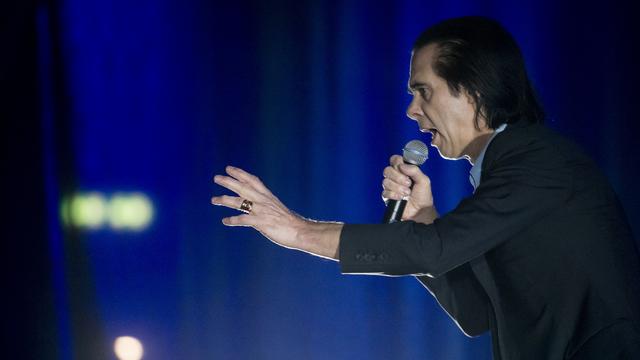 Le chanteur rock australien Nick Cave, ici en concert au Hallenstadion de Zurich le 12 novembre 2017. [Keystone - Ennio Leanza]