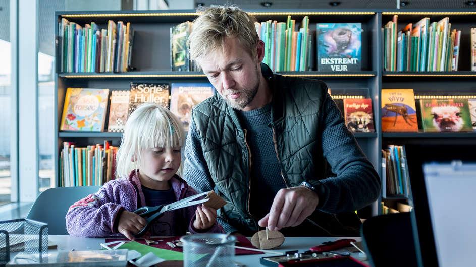 Dans les bibliothèques modernes, les livres ne constituent souvent qu’une partie de l’offre. Elle proposent aussi de nombreuses autres choses, par exemple des cours de bricolage. [AARHUS PUBLIC LIBRARIES - BENJAMIN POMERLEAU]