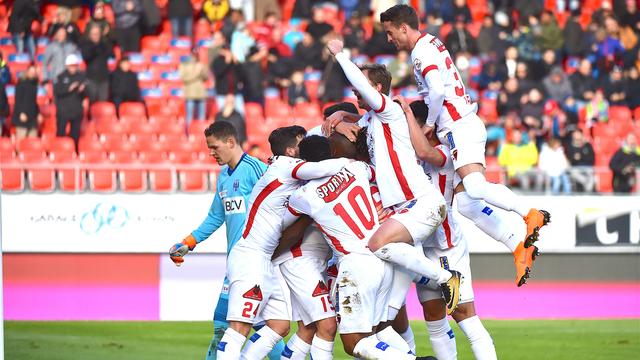 Les joueurs de Sion célèbrent enfin une victoire. [Frederic Dubuis]