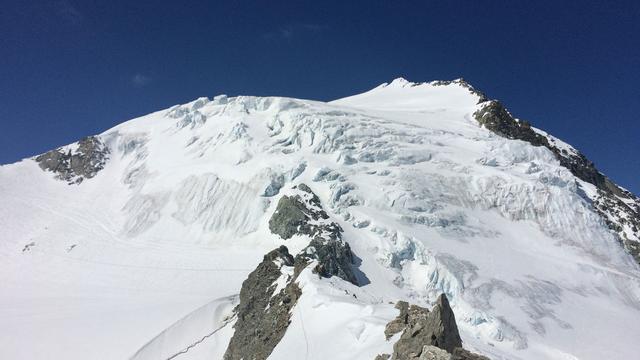 Vue sur le Pigne d'Arolla depuis la cabane des Vignettes. [DR - Philippe Etter]