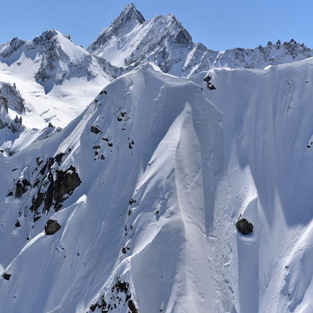 Le risque d'avalanche est marqué dans une large partie des Alpes suisses. [Keystone - Police valaisanne]