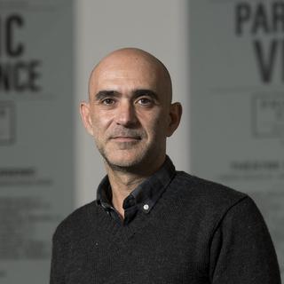 Le directeur de la Manufacture Frédéric Plazy pose à Lausanne en 2017. [Keystone - Jean-Christophe Bott]