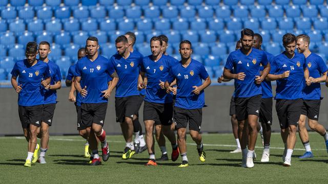 Les joueurs du FC Bâle se préparent pour le match retour au parc St-Jacques. [Georgios Kefalas]