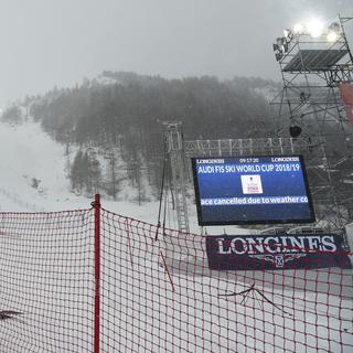 Le slalom de Val d’Isère a été annulé en raison de la tempête dans la station. [Keystone - Marco Tacca - AP Photo]