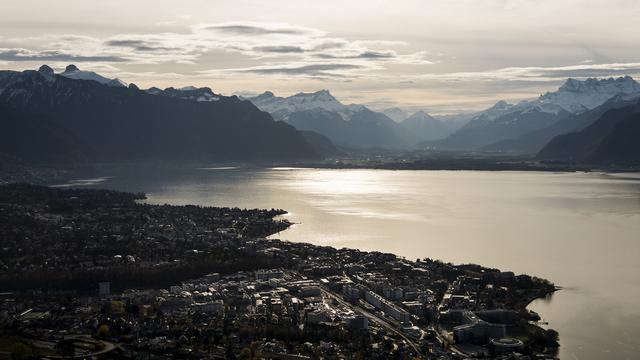 View from Mont-Pelerin overlooking the city of Vevey on the shore of Lake Geneva, Switzerland, on Sunday, November 20, 2016.(KEYSTONE/Jean-Christophe Bott) [KEYSTONE/Jean-Christophe Bott]