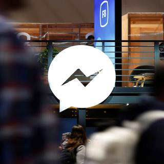 Facebook veut proposer des services bancaires sur sa messagerie  Messenger. [Reuters - Stephen Lam]