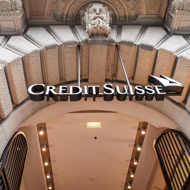 Le logo du Credit Suisse au siège principal de la banque à Zurich. [Keystone - Melanie Duchene]