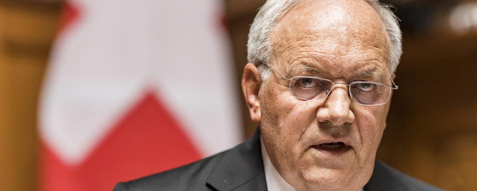 Johann Schneider-Ammann a admis la nécessité de réfléchir aux investissement étrangers dans les entreprises suisses. [Keystone - Alessandro della Valle]