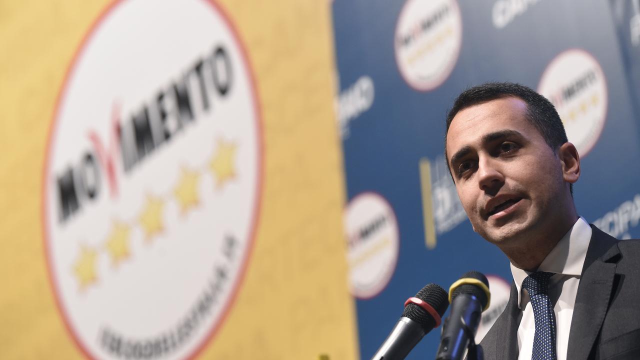 Luigi Di Maio, le leader du Mouvement 5 étoiles, lors d'un meeting le 17 février. [AFP - MARCO BERTORELLO]