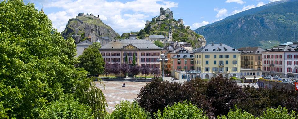 Les autorités sédunoises veulent "plus de vert et moins de gris" pour leur ville. [Keystone - Gaëtan Bally]