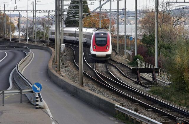 Le tunnel de Gléresse permettra de supprimer le tronçon à voie unique. [Keystone - Verein seeland.biel/bienne]